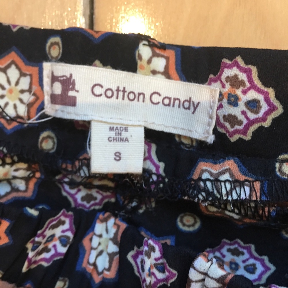 Like New gorgeous cotton candy skinny pant… - Picture 4 of 8